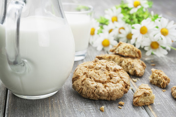 Milk and oatmeal cookies