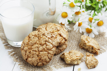 Milk and oatmeal cookies