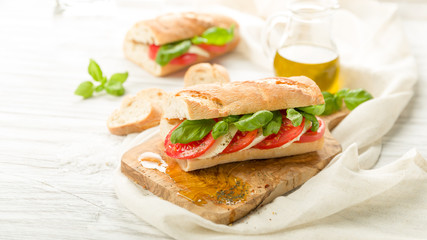Tomaten Mozzarella Baguette