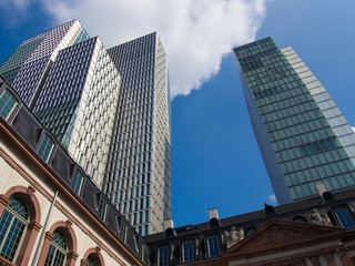 Fototapeta na wymiar Contrast of old and modern architecture in Frankfurt, Germany