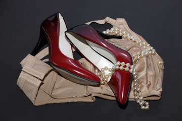 Buty i bielizna styl retro (1) © arfig