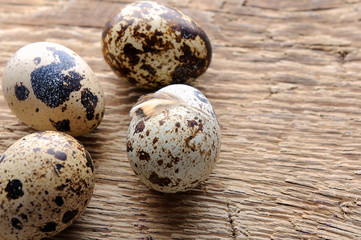 Obraz premium Raw quail eggs