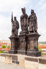 Fototapeta na wymiar Auf der Karlsbrücke in Prag
