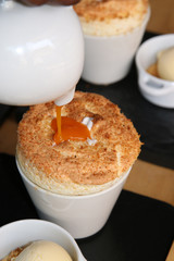 Herzoginnen Souffle mit Aprikosen Sauce