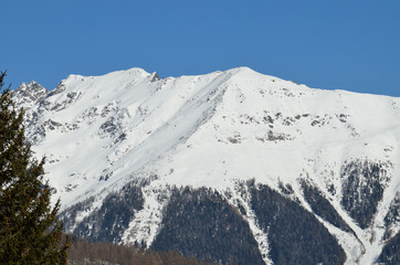 Fototapeta na wymiar montagne e neve
