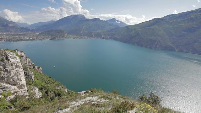 Riva und Torbole Sicht &uuml;ber den See