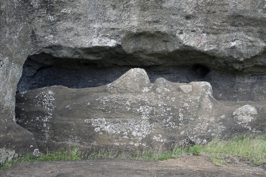 Unfertiger Moai (Osterinsel, Rapa Nui)
