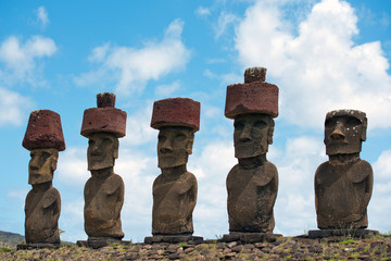 Fototapeta na wymiar Moai (Osterinsel, Rapa Nui)