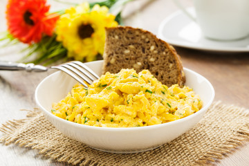 Rührei mit Brot - scrambled eggs and bread