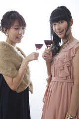 ワインを飲む女性