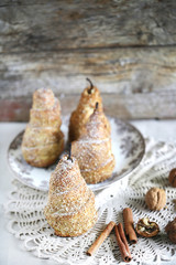Puff pastry pears baked with cinnamon, sesame and walnuts