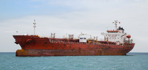 Öltankschiff am Atlantik