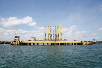 Erd&ouml;lgewinnung: Industrielle Anlage zur &Ouml;lf&ouml;rderung in Brasilien