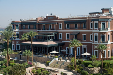 The Old cataract hotel © Jennifer de Montfort