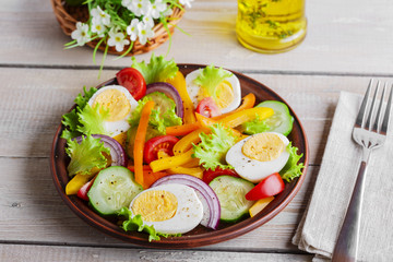 vegetable salad with pepper tomato cucumber and egg