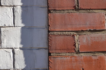 briques blanches et rouges