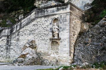 Statue