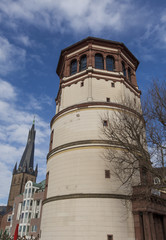 Fototapeta na wymiar Schlossturm in Dusseldorf, Germany