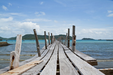 Fototapeta premium wooden bridge to the sea,Thailand