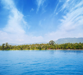 Obraz premium Tropical forest, sea coast and mountains. Thailand.