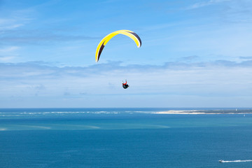 parapente sur la dune du pilat en aquitaine