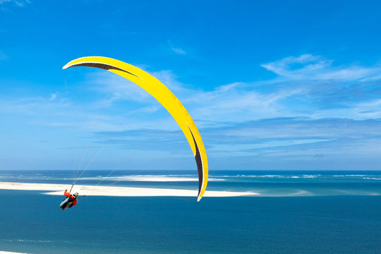 parapente sur la dune du pilat en aquitaine