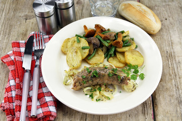 andouillette et poêlée forestière