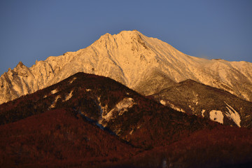 Naklejka premium 朝焼けの赤岳