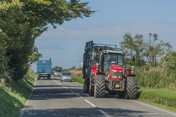 Roter Traktor