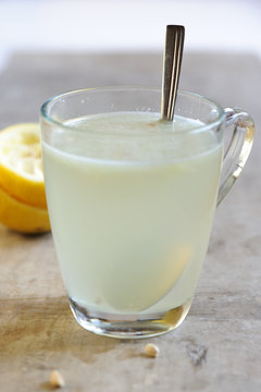 Zitronengetränk