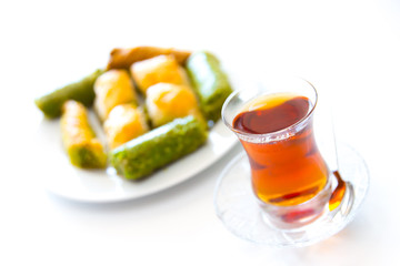Türkische Baklava mit Tee
