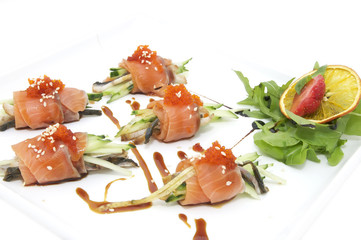 Fish rolls with herbs and fruit