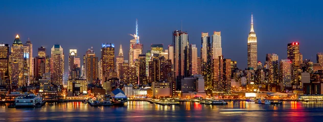 Foto op Aluminium New York City Manhattan midtown gebouwen skyline nacht © blvdone