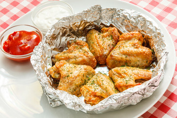 chicken wings with sauce