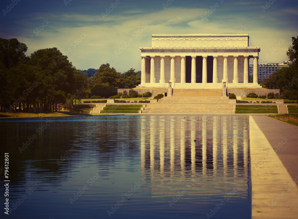 Wall mural Abraham Lincoln Memorial reflection pool Washington