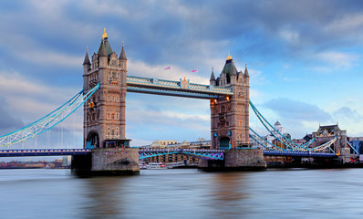 London, Tower Bridge, UK