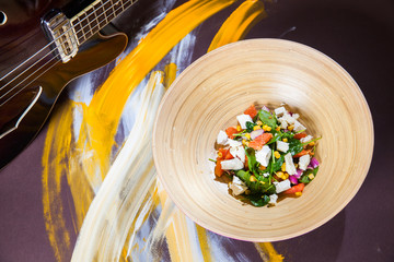 Vegetable salad with grapefruit and mint