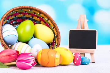 osternest mit hinweistafel