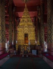Fototapeta na wymiar Buddha at Wat Prathat Lampangluang, Lampang, Thailand