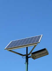 Solar powered streetlamp