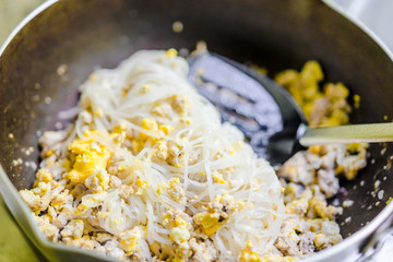 fried noodle in pan