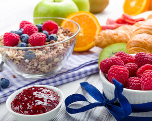 Müsli mit Früchten