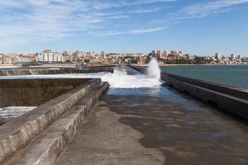 Fototapeta premium Atlantic waves at Porto, Portugal coast.