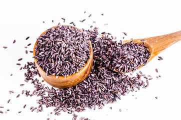 Riceberry in wooden bowl
