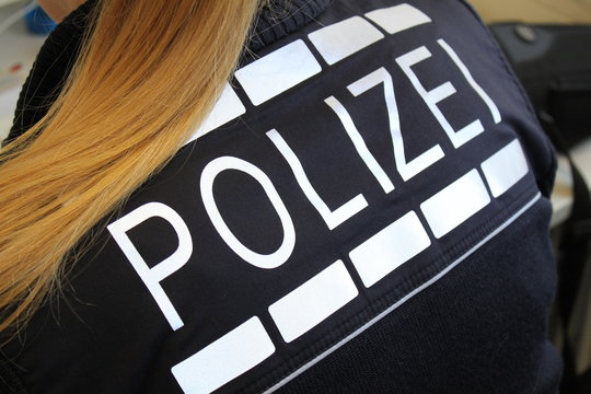 Polizei im B&uuml;ro  110