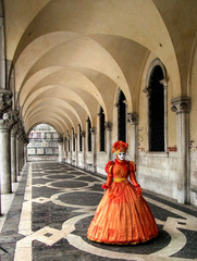 Naklejka premium Traditional Venetian carnival mask