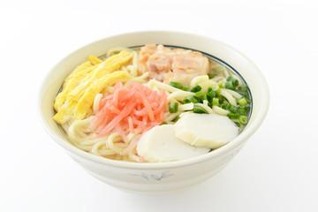 沖縄伝統の豚足テビチそば