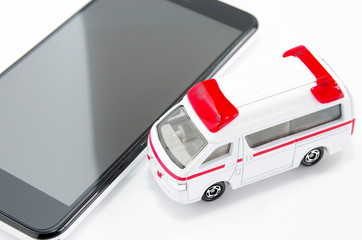 救急車とスマートフォン