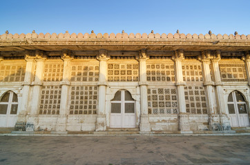Fototapeta na wymiar Facade of Sarkhej Roza mosque, Ahmedabad