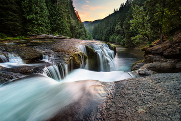 Obraz premium Lower Lewis Falls